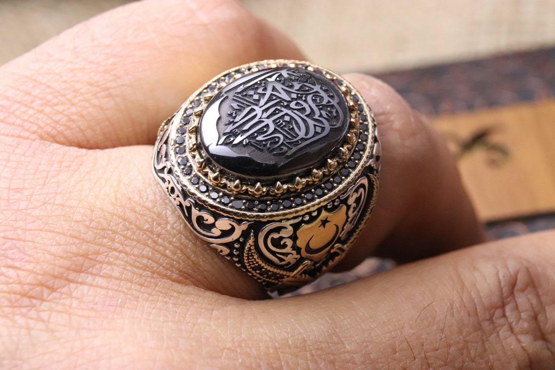 "La Tahzen Innallahe Meana" Arabic Don't worry, Allah is with us is engraved on the Hematite Stone. 925 Sterling Silver Men's Ring1